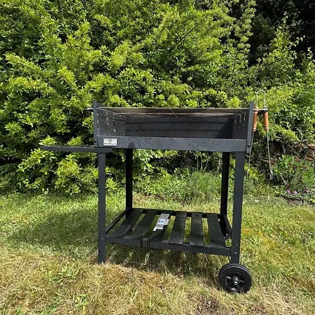 95 Qm Kuehle 2 Sz Wohnung Mit Bbq Garten 아파트 *
